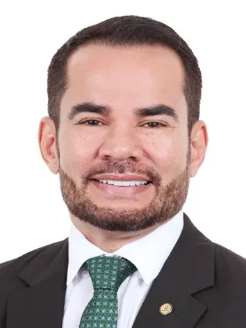 Defensor Stélio Dener